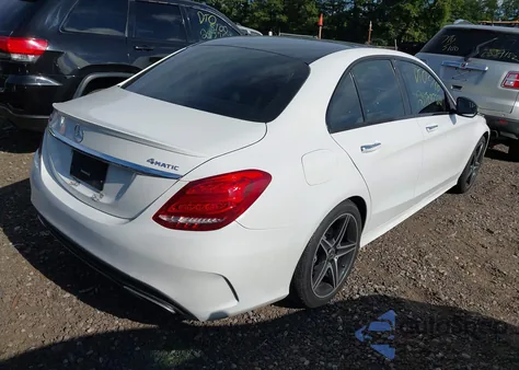 2017 Mercedes-Benz C 300 4Matic/Luxury 4Matic/Sport 4Matic z USA, uszkodzony, nr VIN 55SWF4KB3HU214054